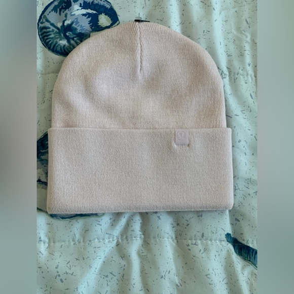 Lululemon Athletica Pink Warm Revelation Beanie Hat NWT - Picture 3 of 5